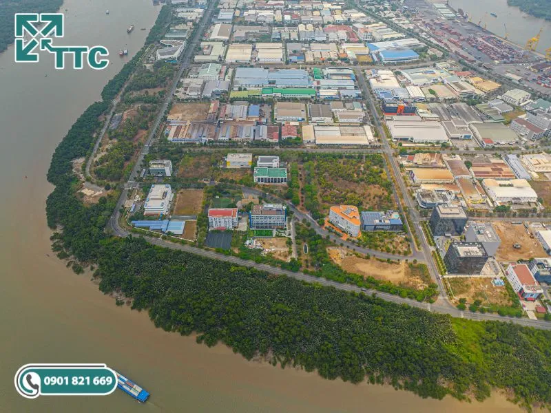 A specialized workforce and government support ensure investor success