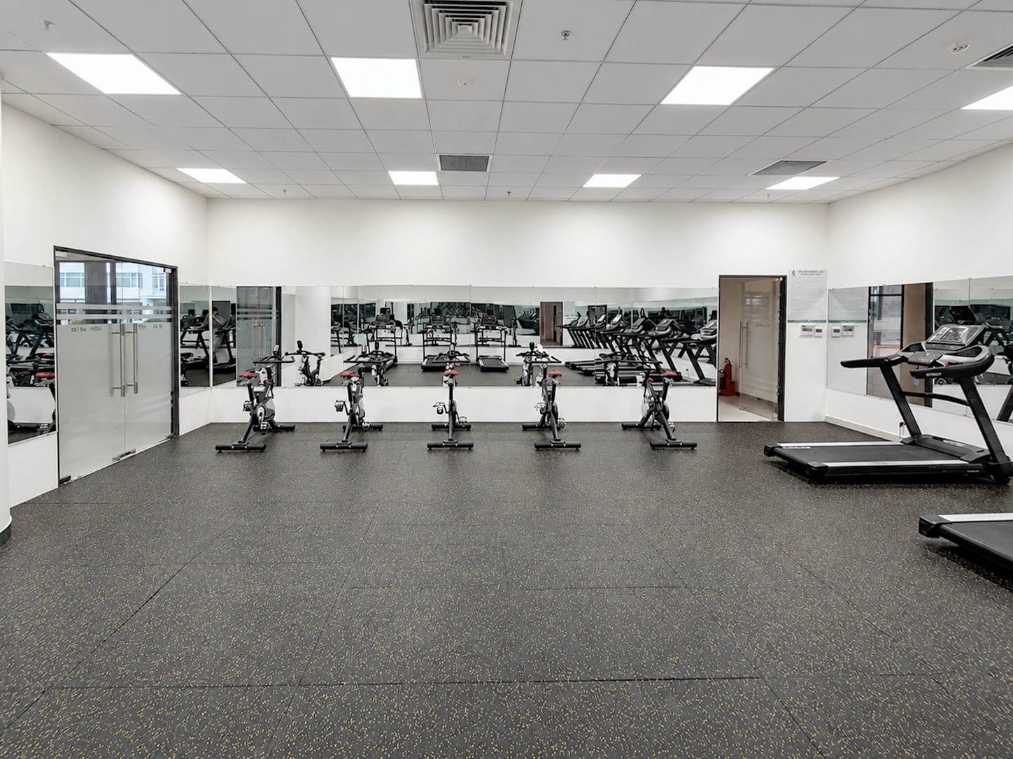 Không gian phòng Gym Cao Ốc Tân Thuận - ảnh 1
